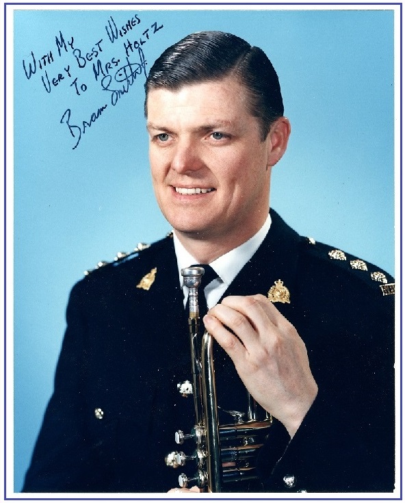  </center>

<br/>
<br/>


<br/><br/>

<center>
<img src=
